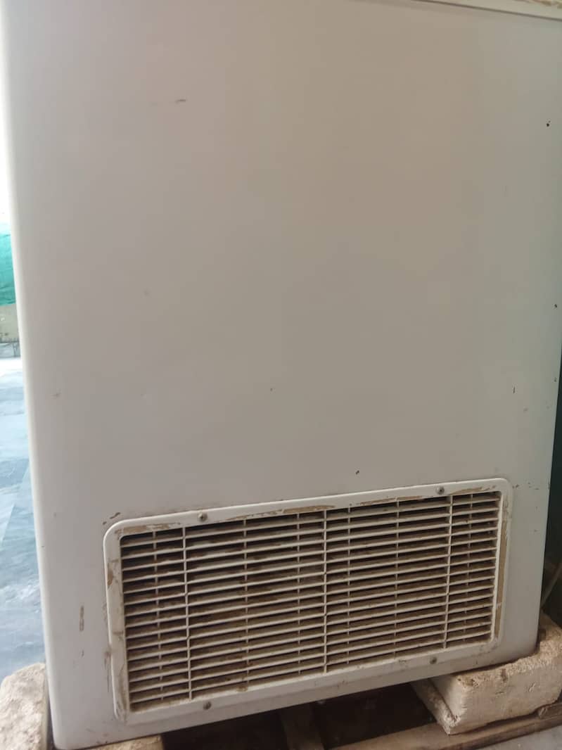 INTERCOOL DEEP FREEZER SINGLE DOOR 2