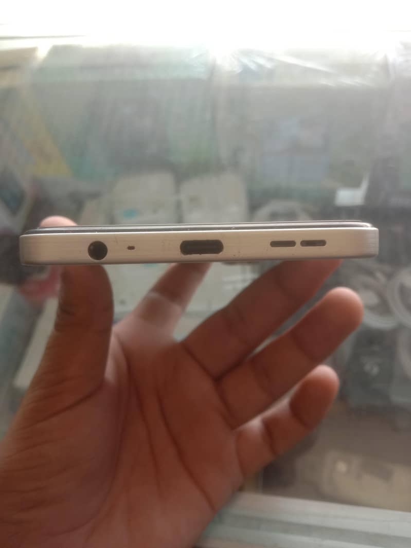 Itel S25 4