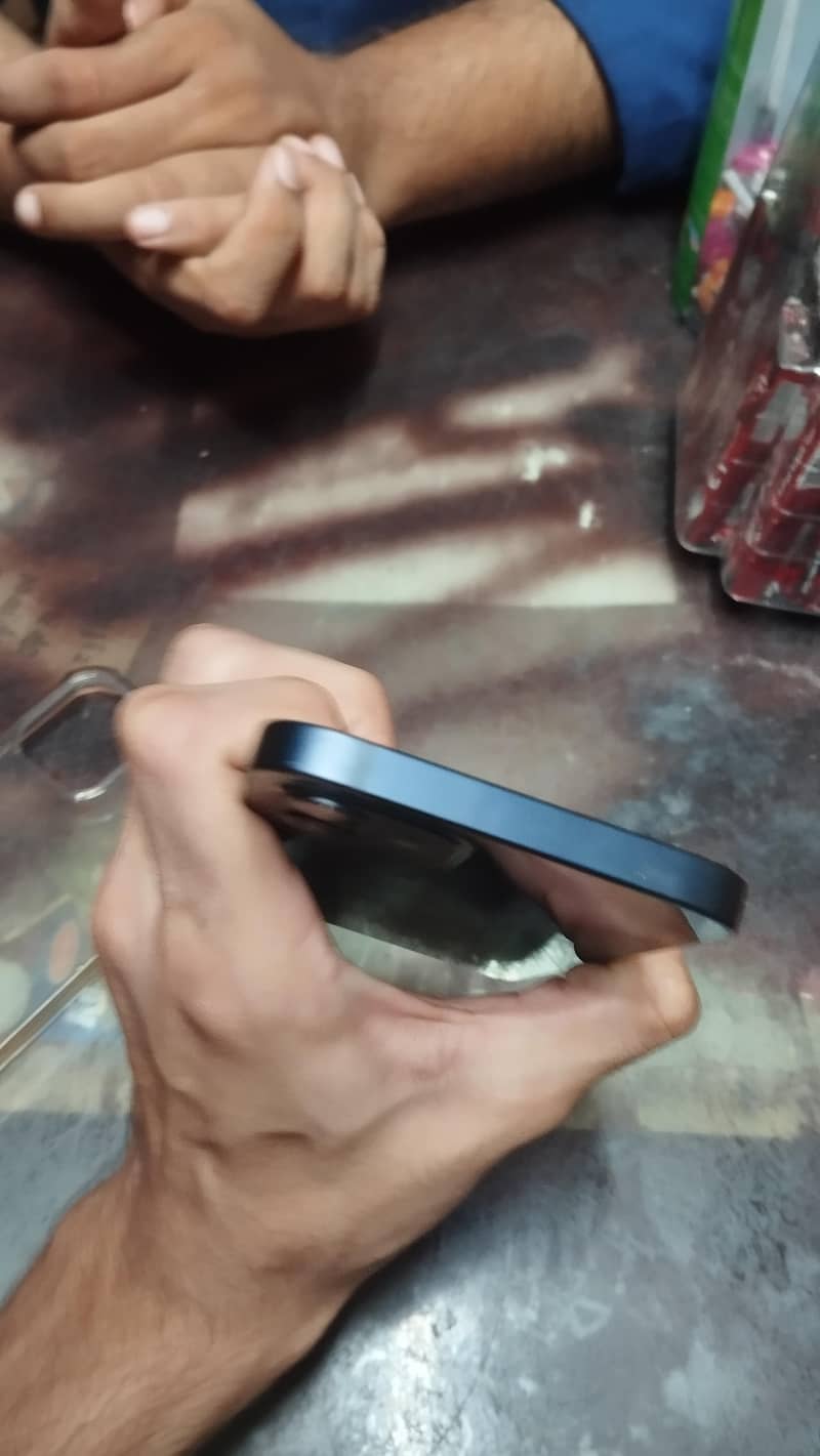 iPhone 12 6