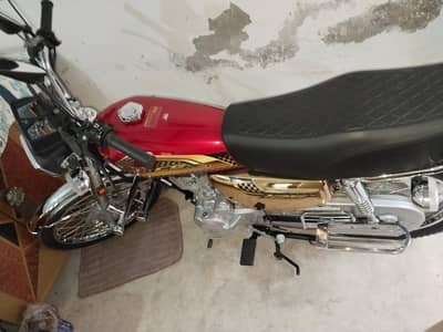 honda 125 self golden special edition. 03017192104