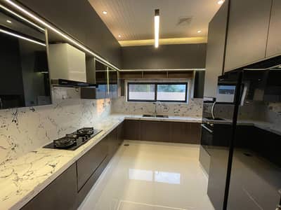 10 Marla House Available For Rent