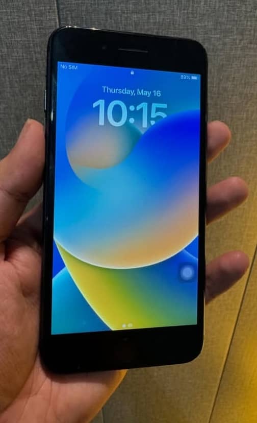 Apple iPhone 8 Plus 0