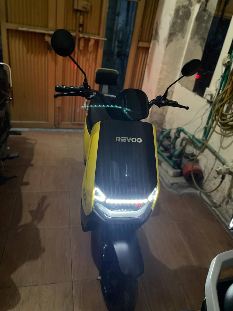 Revoo A10 2