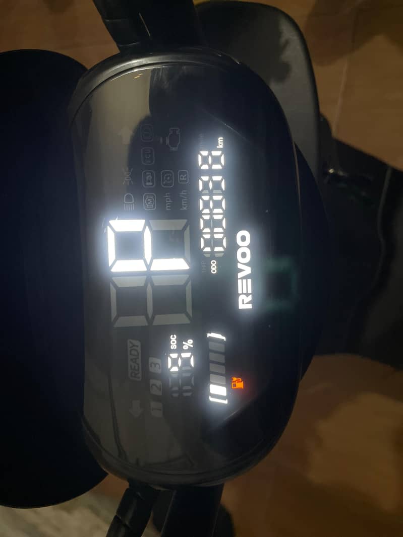 Revoo A10 3