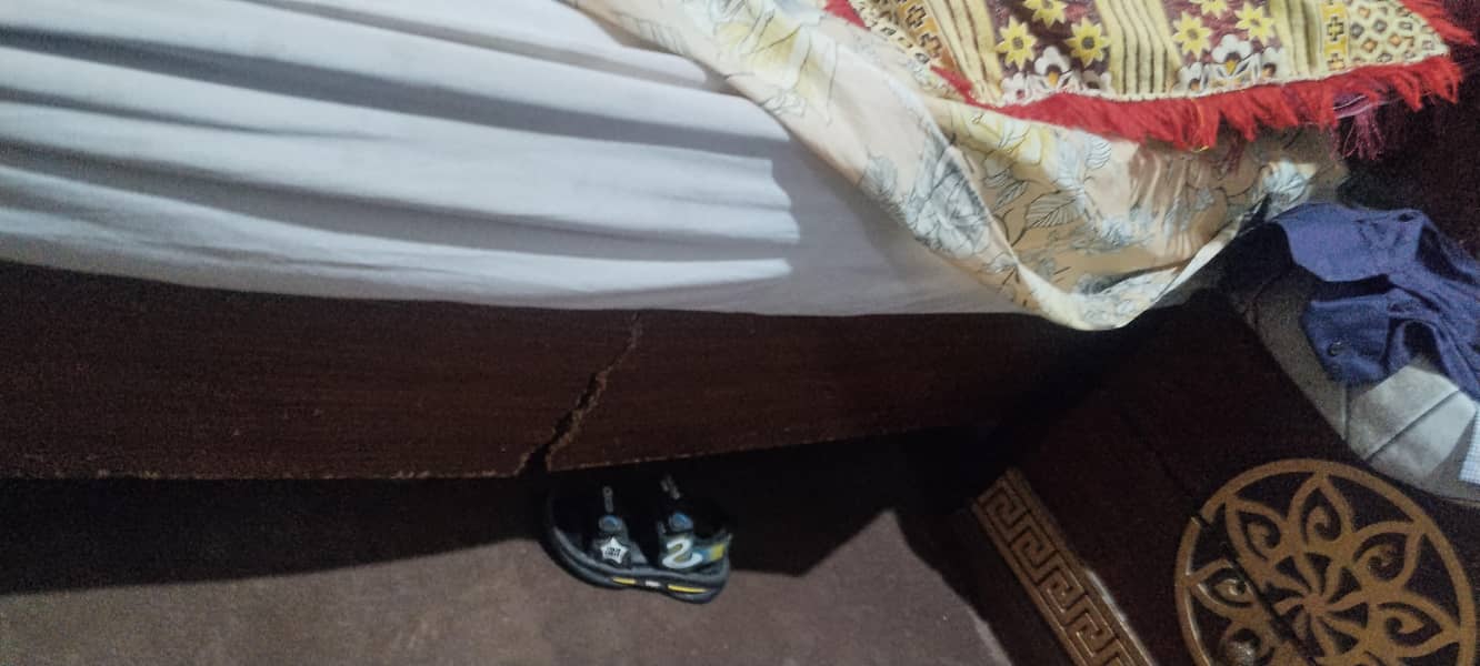 double bed king  size 4