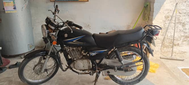 Suzuki motorbike 150 GS urgent for sale