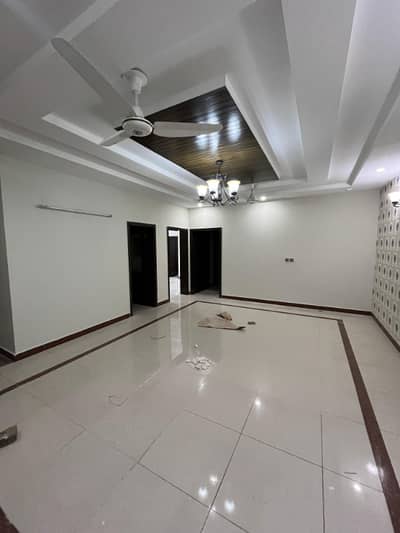 5 marla Full house neat and clean Available Rafii block sat he parkface ha walking distance pay near masjid etc