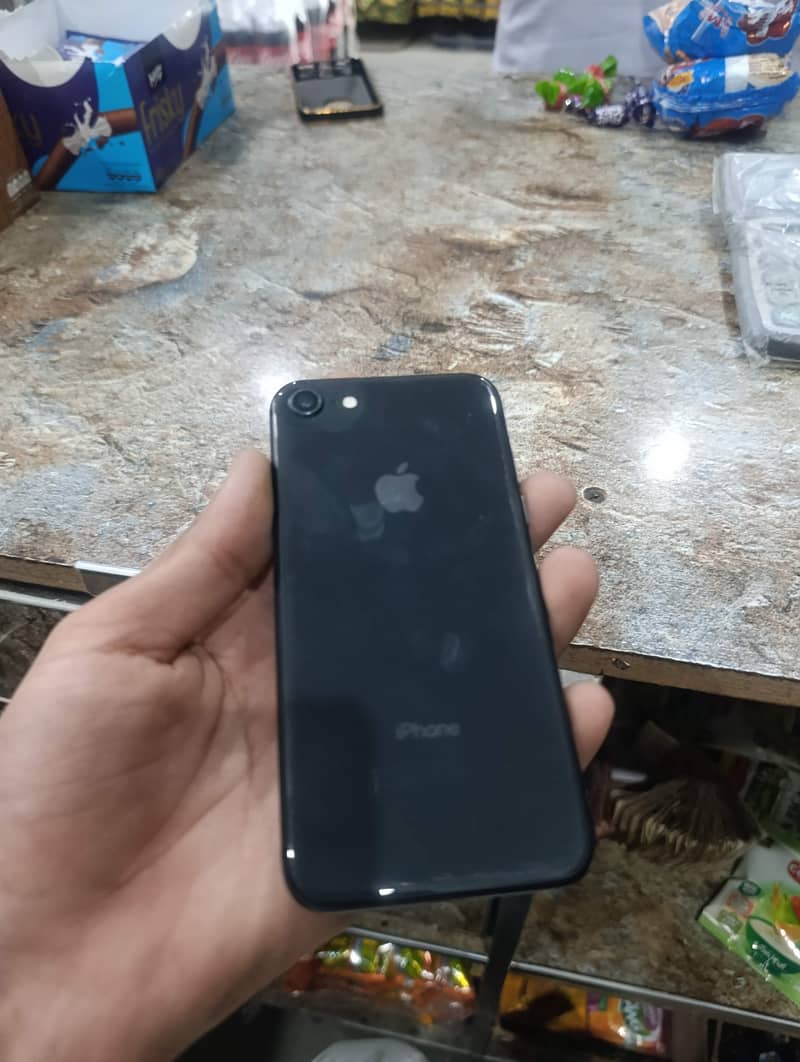 iPhone 8.64GB 0