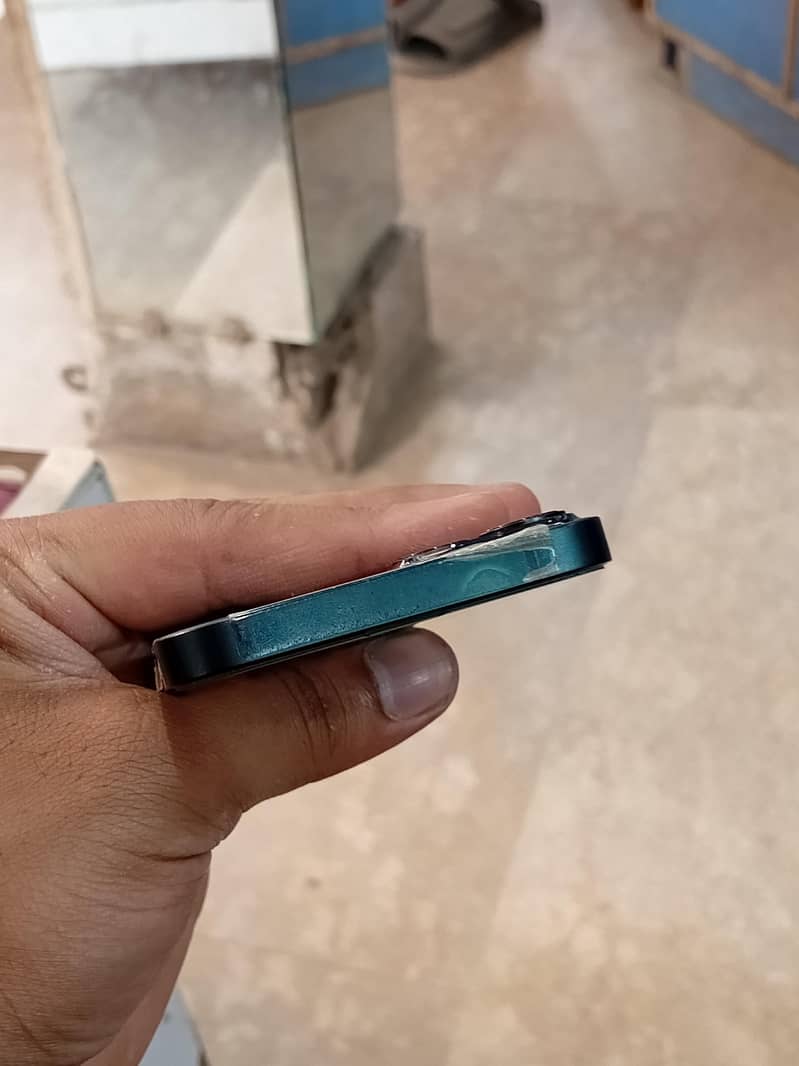 Iphone 13 JV 4