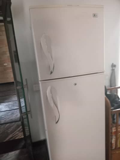 lg fridge good condition