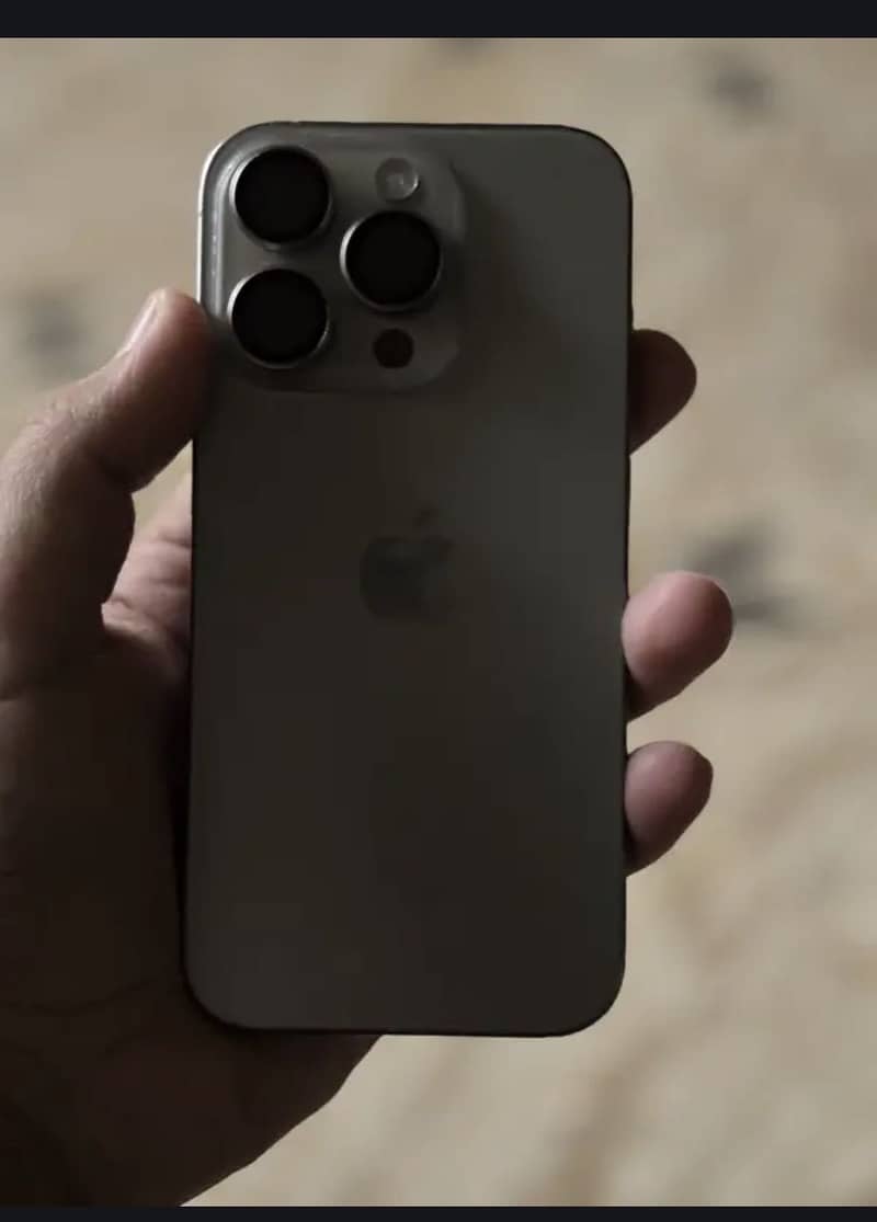 iPhone 15 Pro 0