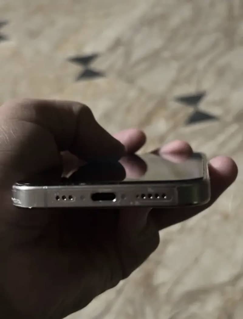 iPhone 15 Pro 2