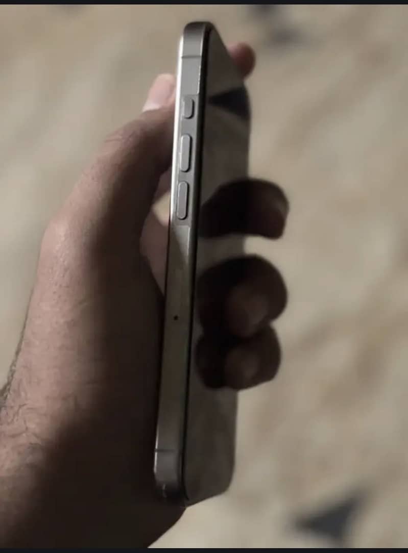 iPhone 15 Pro 3