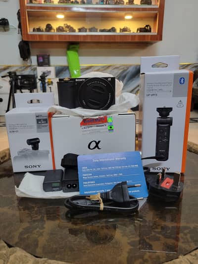 Sony Zv-E10 (Brand new) (Zero shutter) (Complete Vloging kit)