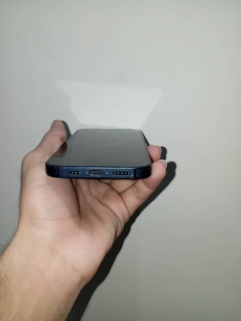 iPhone 14 2