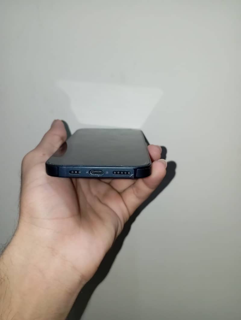 iPhone 14 6