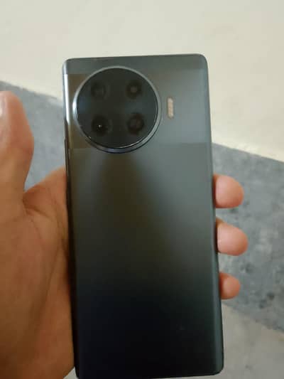 Tecno spark 20 pro plus