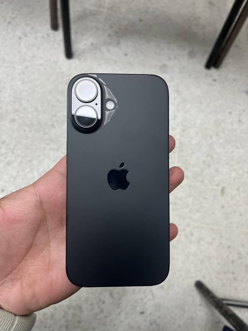 Apple IPhone 16 2