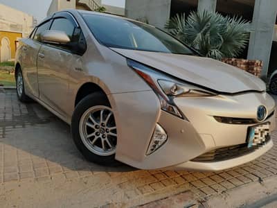 Toyota Prius S Touring Selection 2017