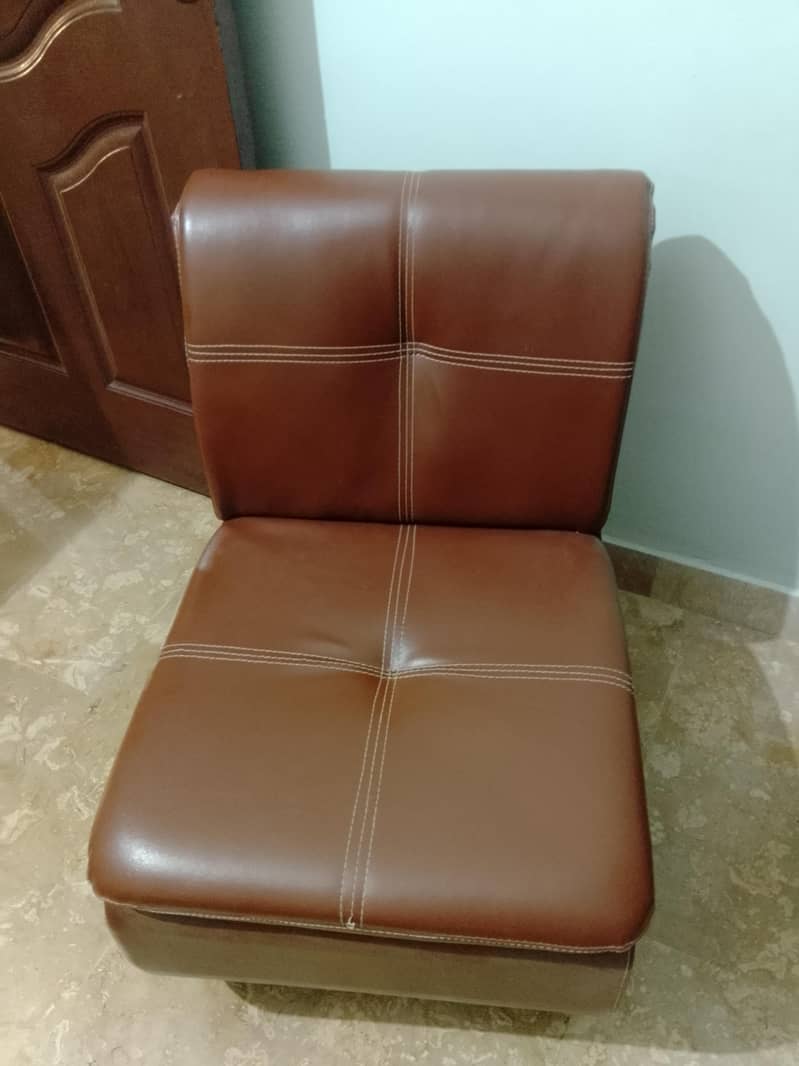2 setar sofa 3