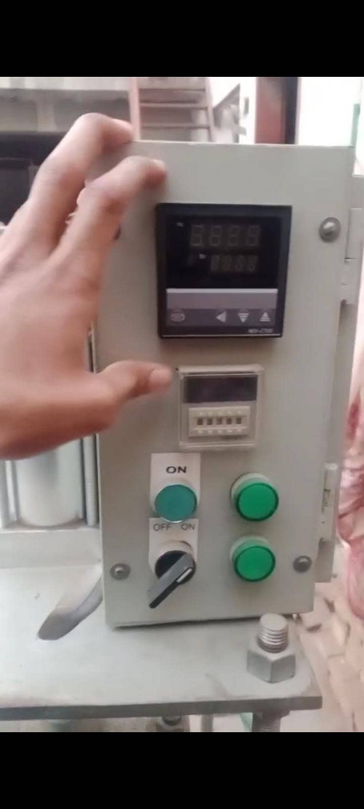 Data cable manufacturing machine with calender 0