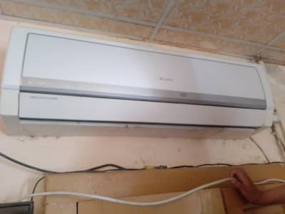 Gree inverter good condition