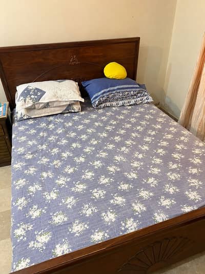 Queen Bed with Mattress