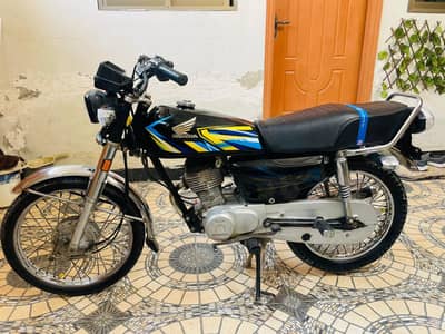 is bike ki sirf copy hai