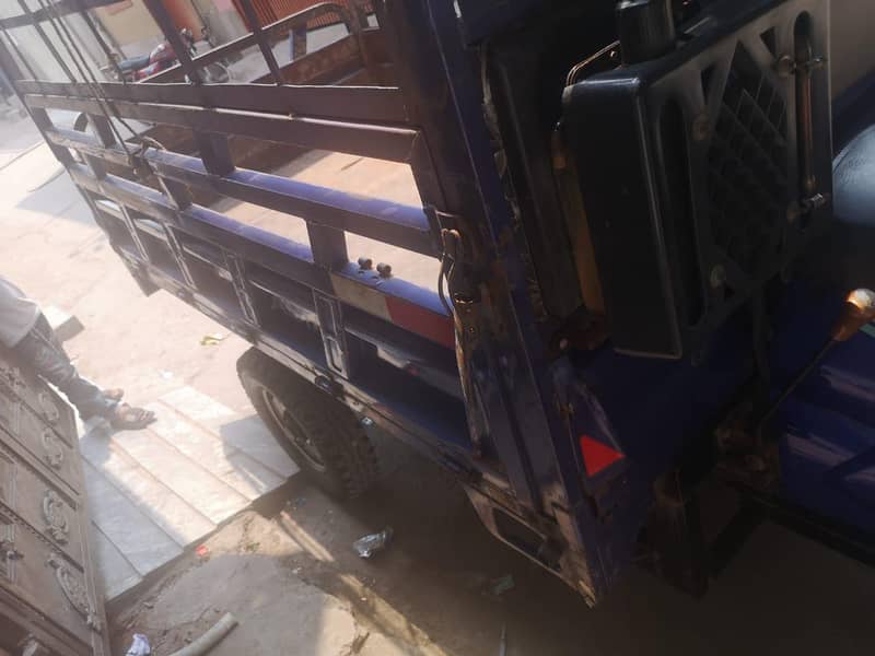 LOADER RICKSHAW 8