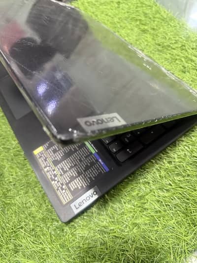 Lenovo AMD Ryzen 5 Laptop 7520U with Radeon Graphics card