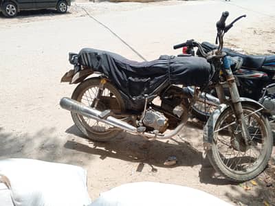 full body me Kam hai  urgent sale price 60k . final Karachi number hai