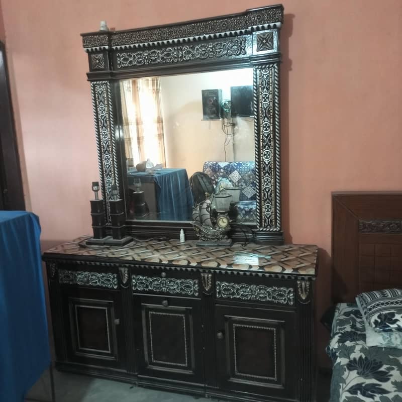 dressing table 1
