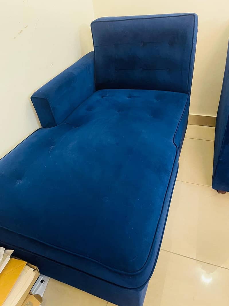 selling sofa set 1