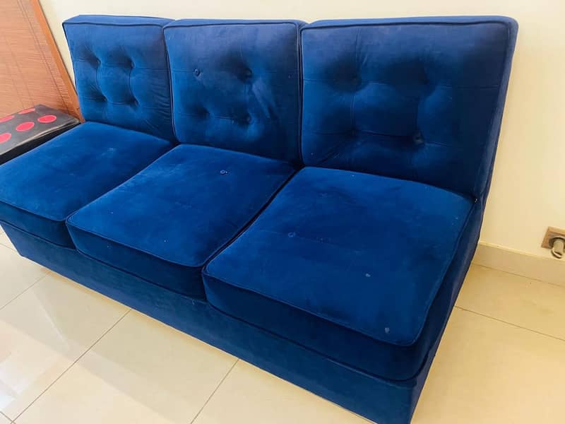 selling sofa set 3