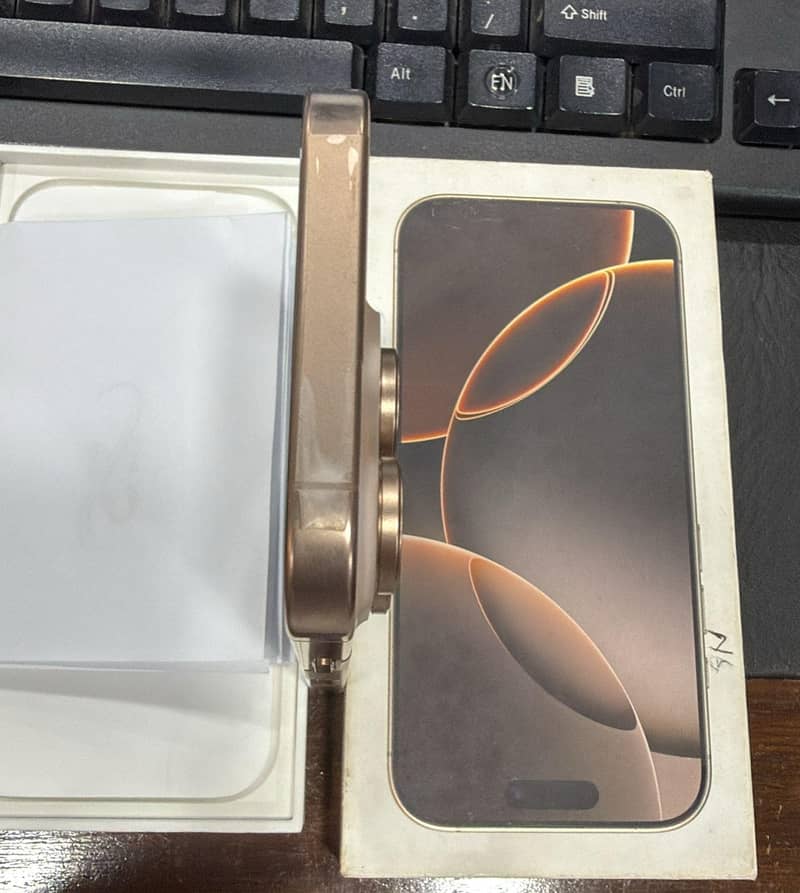 iphone 16 pro 1