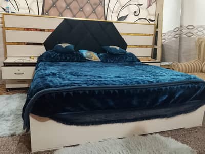 king size duble bed and dressing for sale