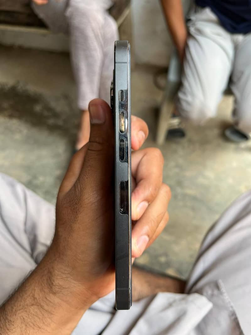 iPhone 13pro jv 3