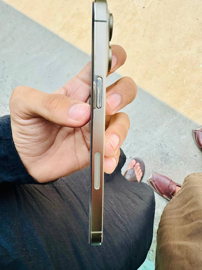 Iphone 14 pro max 4