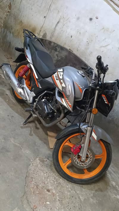 Honda cb 150f silver