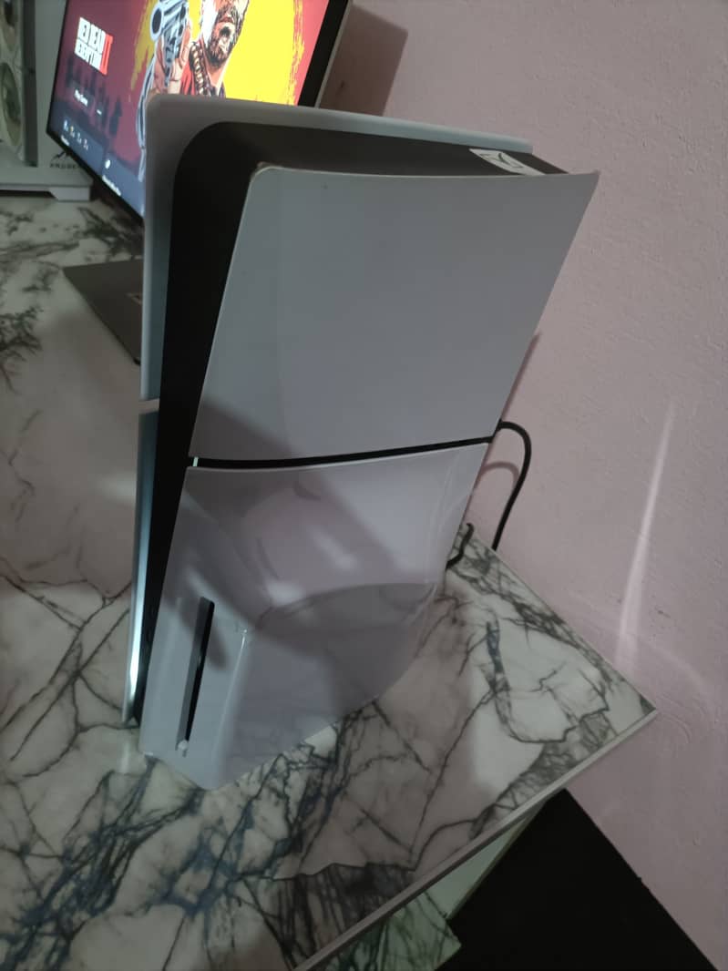 Ps5 slim disc almost brand new 3