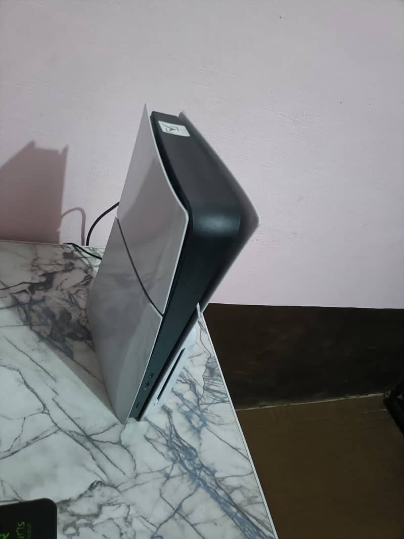 Ps5 slim disc almost brand new 5
