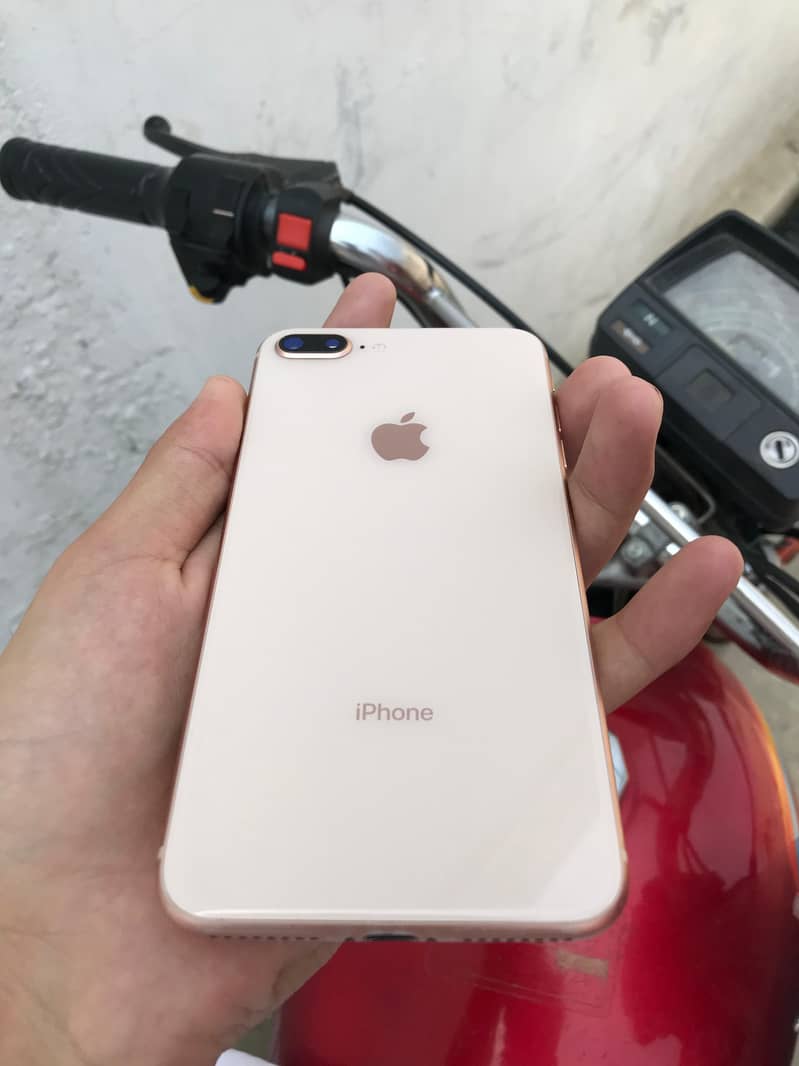 iPhone 8 Plus 10/10 condition 0