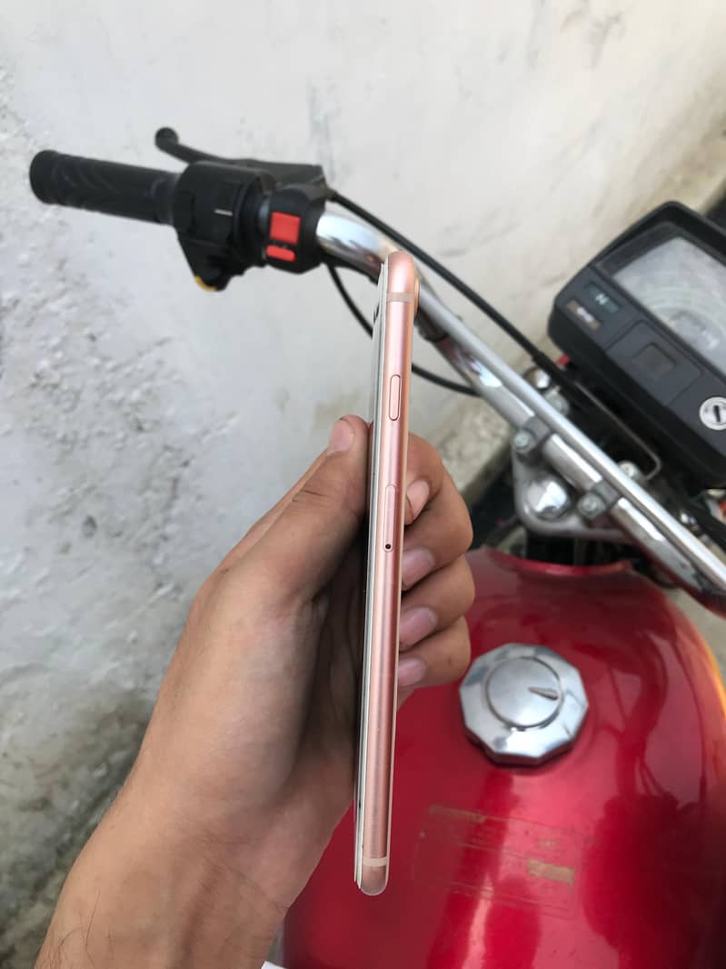 iPhone 8 Plus 10/10 condition 1