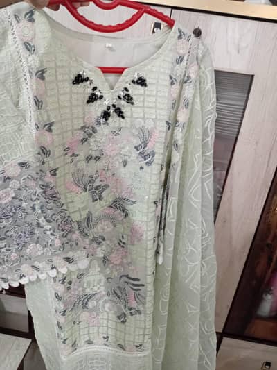 Elegant Embroidered 3 Piece Suit with Dupatta – Like New