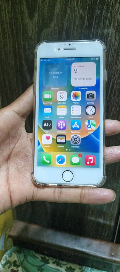 Iphone 8 Total waterpack. head to toe Genuine. 64 GB. non pta