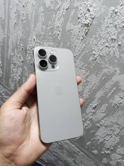 iPhone 15 Pro Max