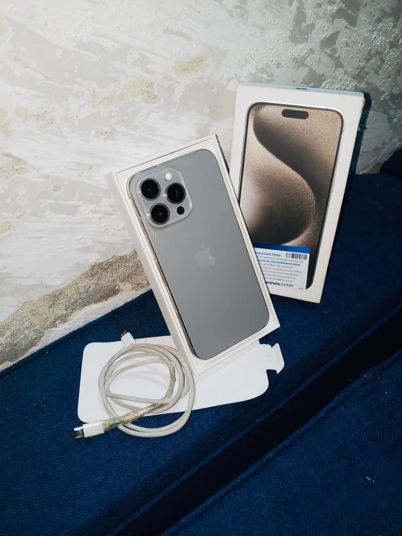 iPhone 15 Pro Max 4