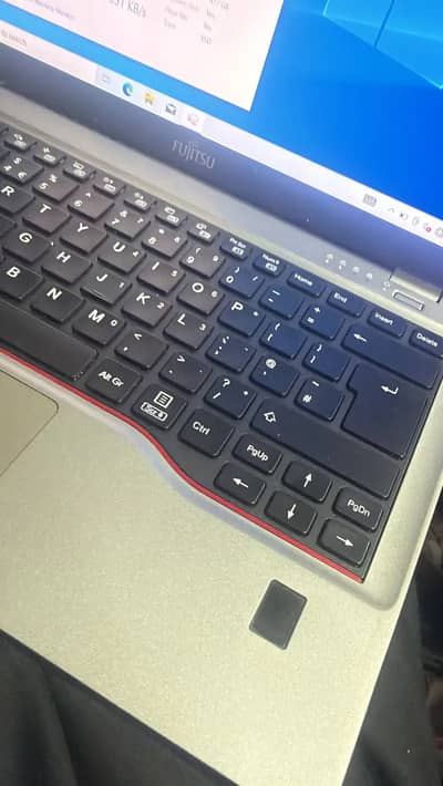 fujitsu lifebook u series core i7 12th gen 7412 Gaming Office laptop