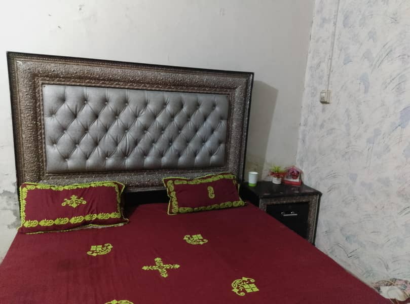 king size bed 0