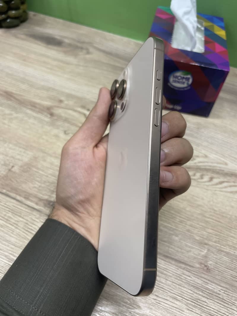 Iphone 16 pro max 3